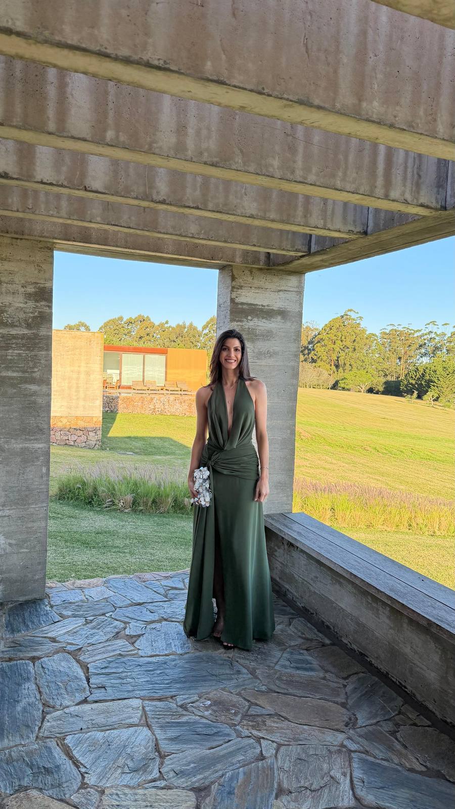 Vestido longo do acervo de aluguel do Atelier Amanda Magalhães